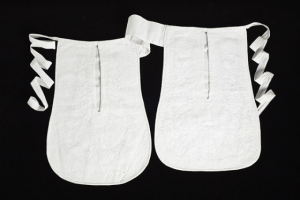 Los Angeles County Museum of Art white pockets - c.1800, Pocket - english c.1745 - V&A based replica costume - HandBound Bespoke Historical Costumes, embroidered Pockets - english- mid 1700's - HandBound Costumes, Undergarments of the 18th century, what georgians wore under their dresses, the history of women's pockets, replica costume and clothing made to measure and based on original garmetns in museums, practical clothing of the 18th century, reproduction costumes for re-enactments and theatre productions, accurate reproduced historical costumes,