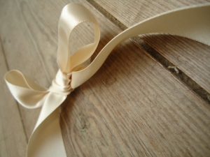 Cream Berisford Ribbon for costume supplies, 5mm silver ribbon double sided satin, berisford Ribbons, historical costume supplies, Onlien haberdashery, online costume supplies, online ribbon store, online fabric shop