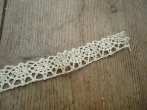 Vintage 100% Cotton Lace Trim for sale - 1.5 cm, Replica Hand Made Historical Costumes Trim, Wedding Lace trim for sale, Craft Lace for sale by the metre, Period Clothing made to measure, serious fancy dress and theatre costumiery, Vintage decoration, 18th century style lace for sale, HandBound Historical Costumes Supplies, Historical Fabrics