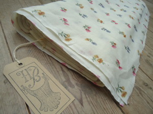 100% Pure cotton sprigged or floral muslin, historically accurate costumes. re-enactment costumes and supplies, hand made historical costumes and supplies, floral print fabrics ideal for pride and prejudice period dramas, HandBound bespoke historical costumes, eighteenth century costumes and stays