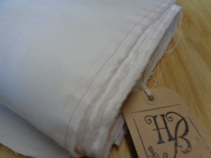 100% linen fabrics, online farbics for sale, historical fabric shop, fabrics and supplies for reenactment clothing, historical costume supplies, living history fabrics, historical linen cloths, plain pure linen priced by the mtr