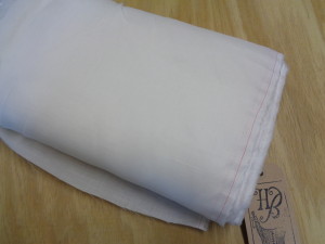 100% linen fabrics, online farbics for sale, historical fabric shop, fabrics and supplies for reenactment clothing, historical costume supplies, living history fabrics, historical linen cloths, plain pure linen priced by the mtr
