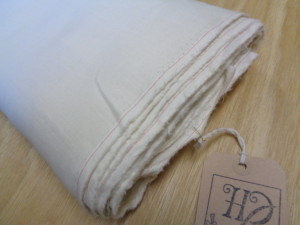 100% linen fabrics, online farbics for sale, historical fabric shop, fabrics and supplies for reenactment clothing, historical costume supplies, living history fabrics, historical linen cloths, plain pure linen priced by the mtr