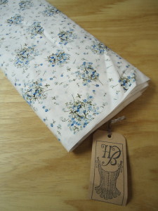 quilting cottons, natural floral fabric designs, naturlistic fabrics, rustic and quaint cottons for sale by mtr, online fabric store