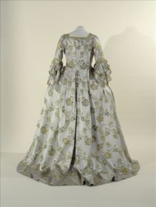 rococo, making a sack back gown, silk, 18th Century fashion, 18th century costume