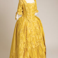yellow c.1750s sack back gown - font view