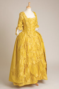yellow c.1750s sack back gown - font view