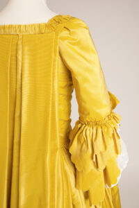 georgian costumier - 1750s sack back by HandBound